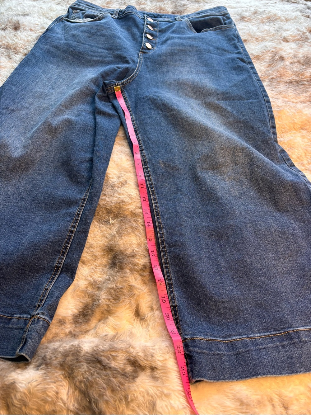 Time and Tru Wide-Leg Capri Jeans in Blue Denim - Picture 5 of 6